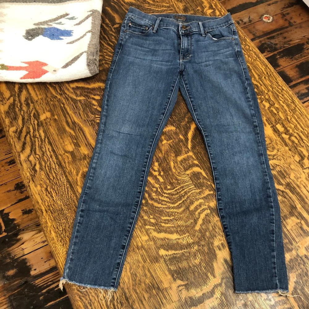 Mother LOOKER Ankle Fray 27 in Ride a Dark Horse